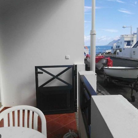 Casa La Charca De Famara Apartment Exterior photo